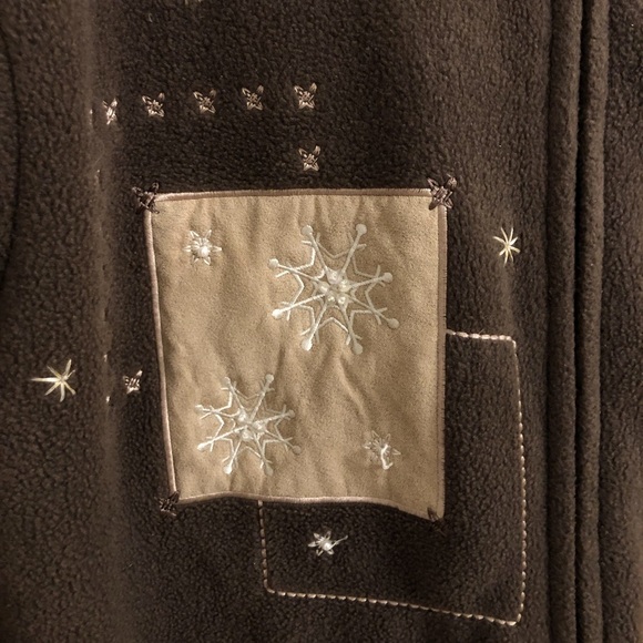 Embroidered Northern Reflections Fleece Zip - Picture 9 of 9